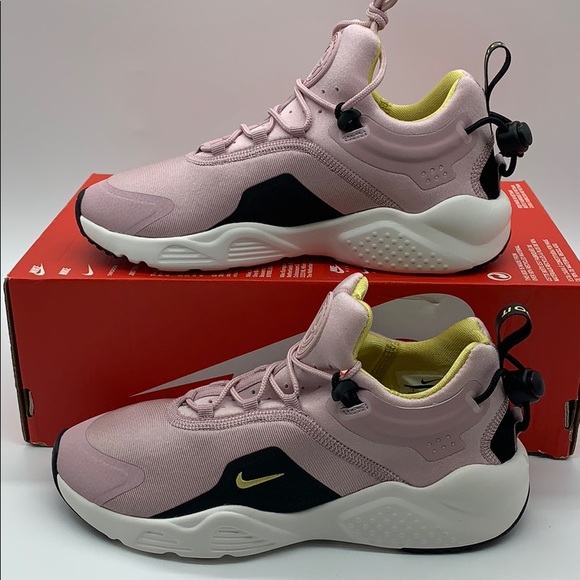 NIKE WMNS AIR HUARACHE CITY MOVE - Picture 4 of 16